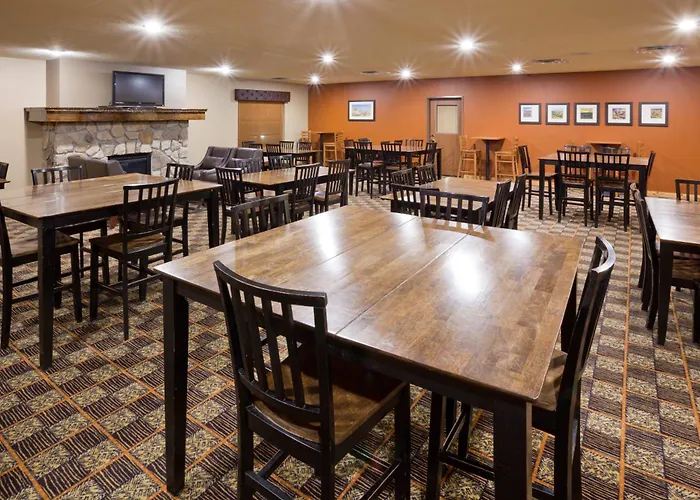 Hotel Americinn By Wyndham Medical Center 3*